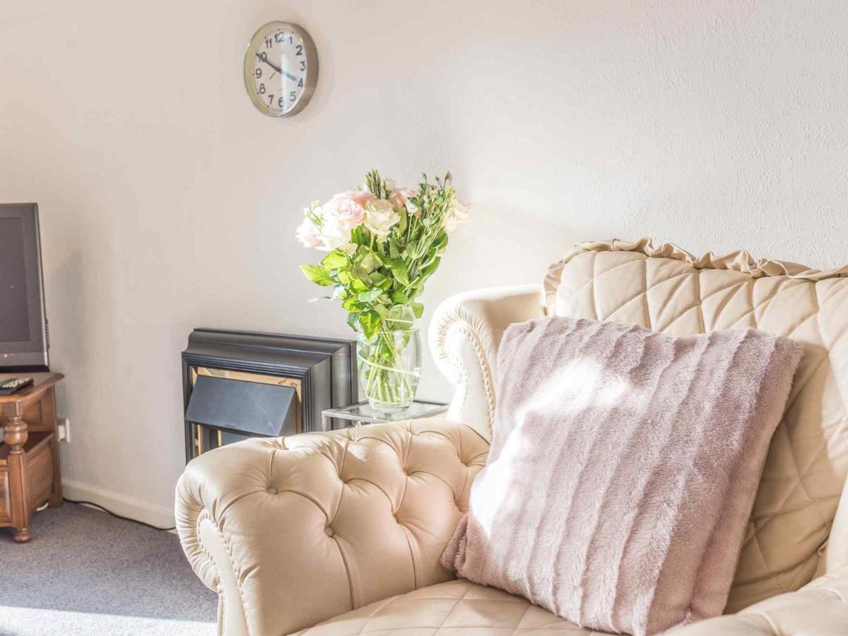 Pass The Keys Comfortable 3 Bed In Central Bowness With Parking ウィンダミア エクステリア 写真