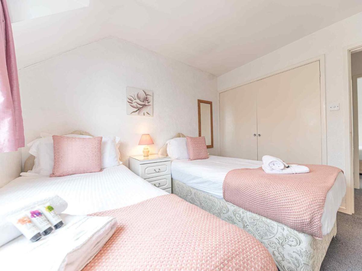 Pass The Keys Comfortable 3 Bed In Central Bowness With Parking ウィンダミア エクステリア 写真